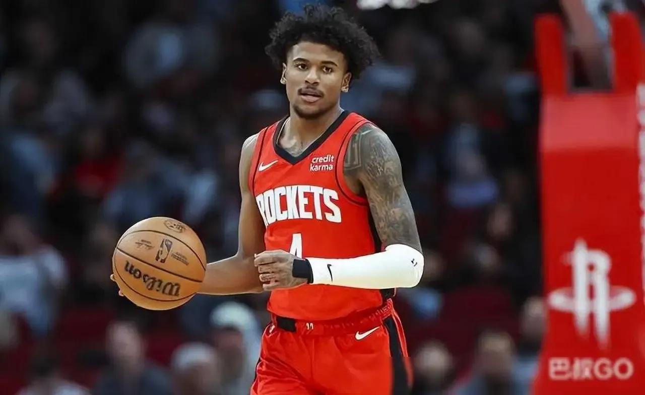 火箭惨败给独行侠，距离勇士差2个胜场，是很难能追上了。
第一，东契奇得到47分，