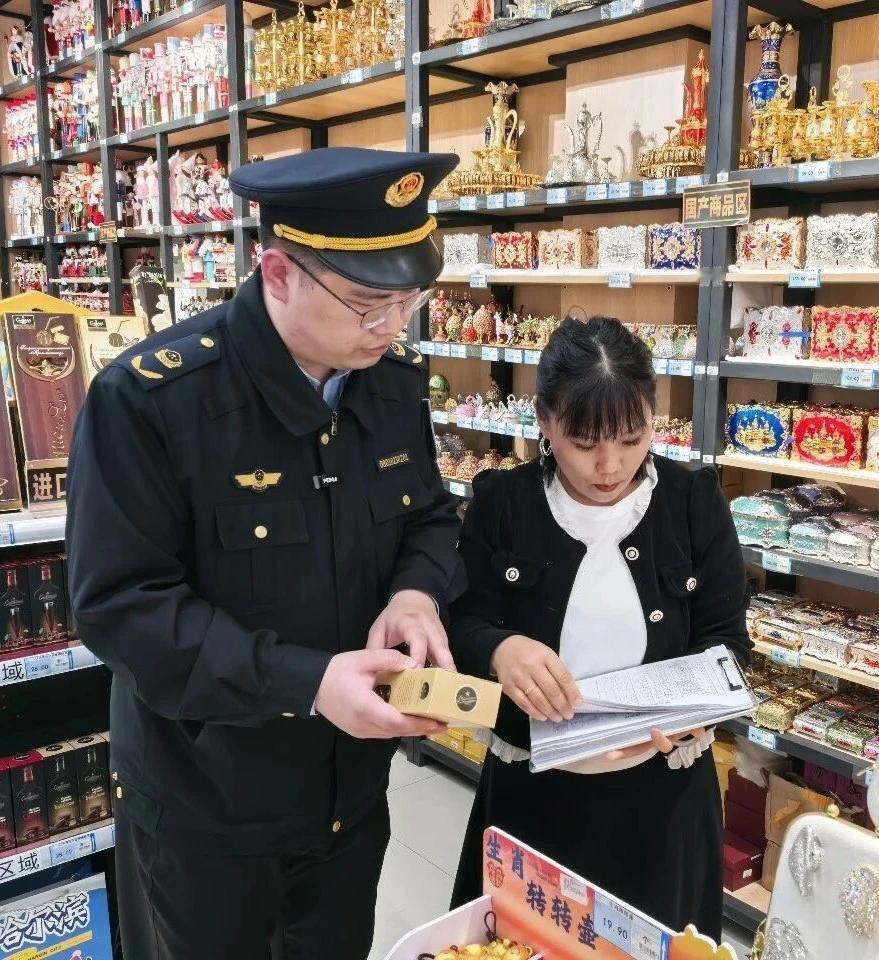 “五一”市监在线 | 监管护舌尖，助您吃对、买对不踩坑

冰城市场监管
为切实保