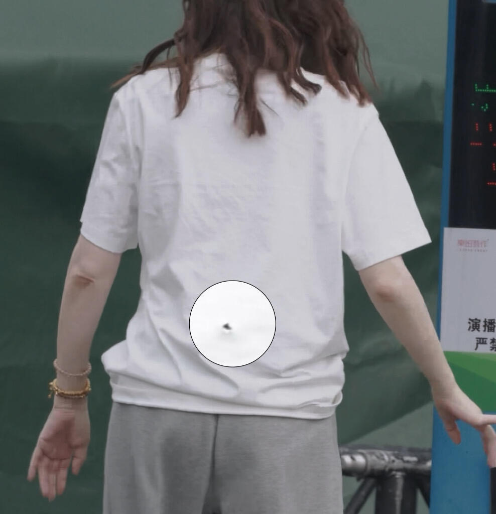 我冉疑似太努力努力到衣服都练破了哈哈哈哈快拿块便利贴还是创口贴的给我冉贴上！乘风