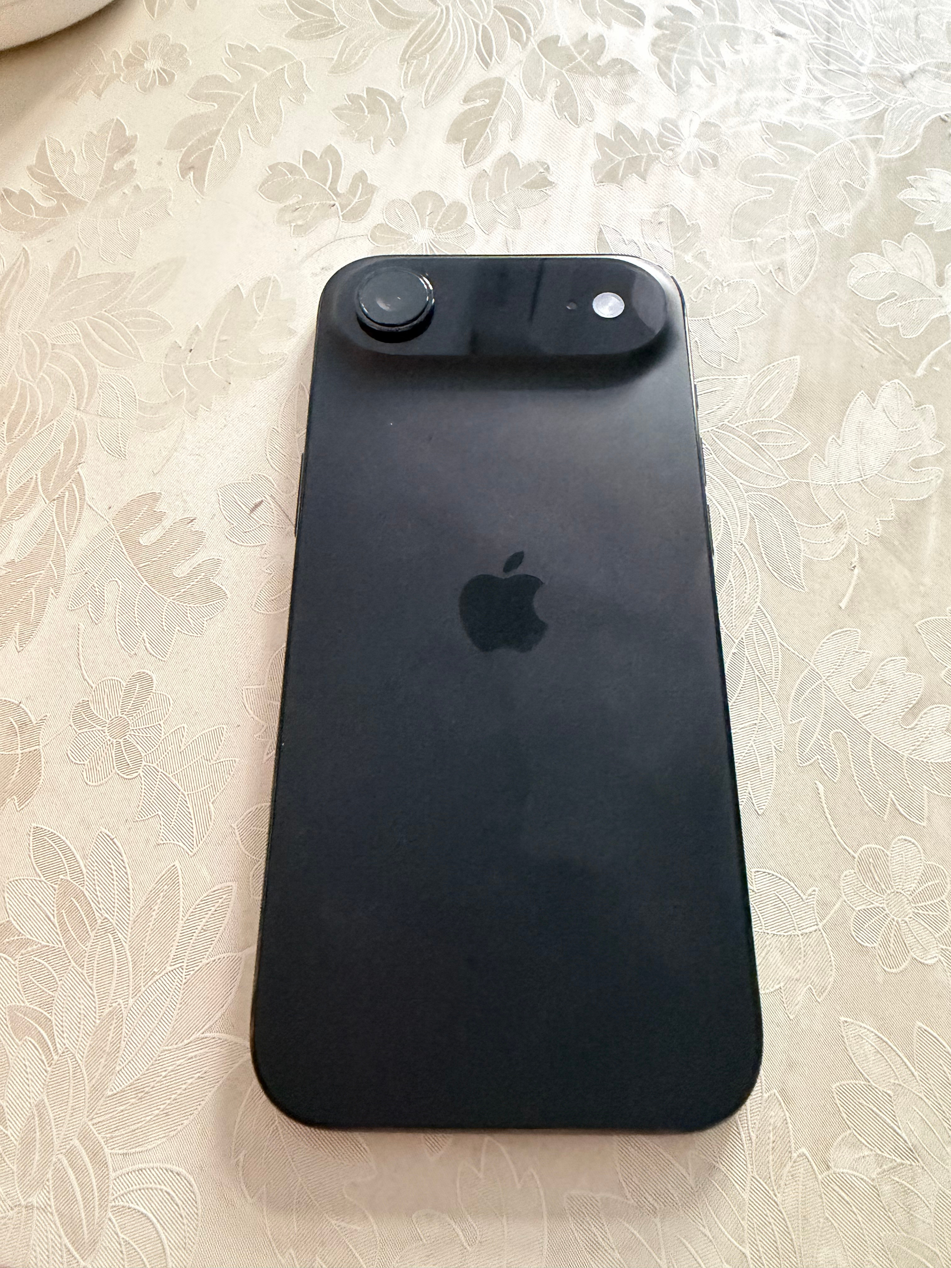 买了Apple care就不带壳不贴膜，我有个疑问。目前国内的Apple car