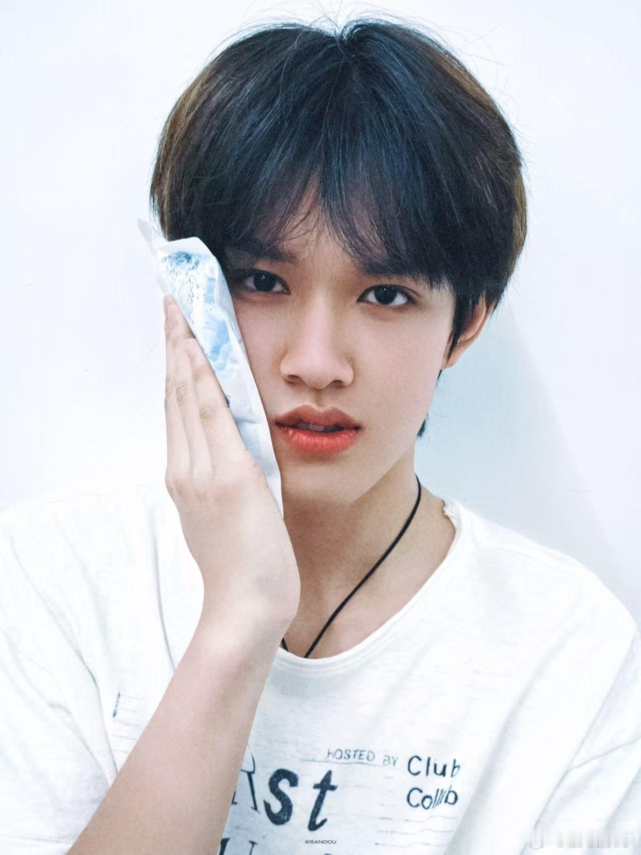 张极拔智齿了 张极拔智齿全程又紧张又可爱，难受也不抱怨，还自己逗自己开心，心态真