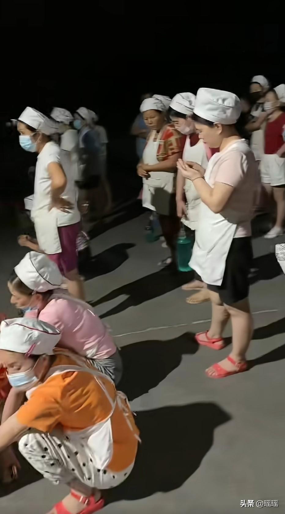 早期2000年的时候干一个月才300块钱