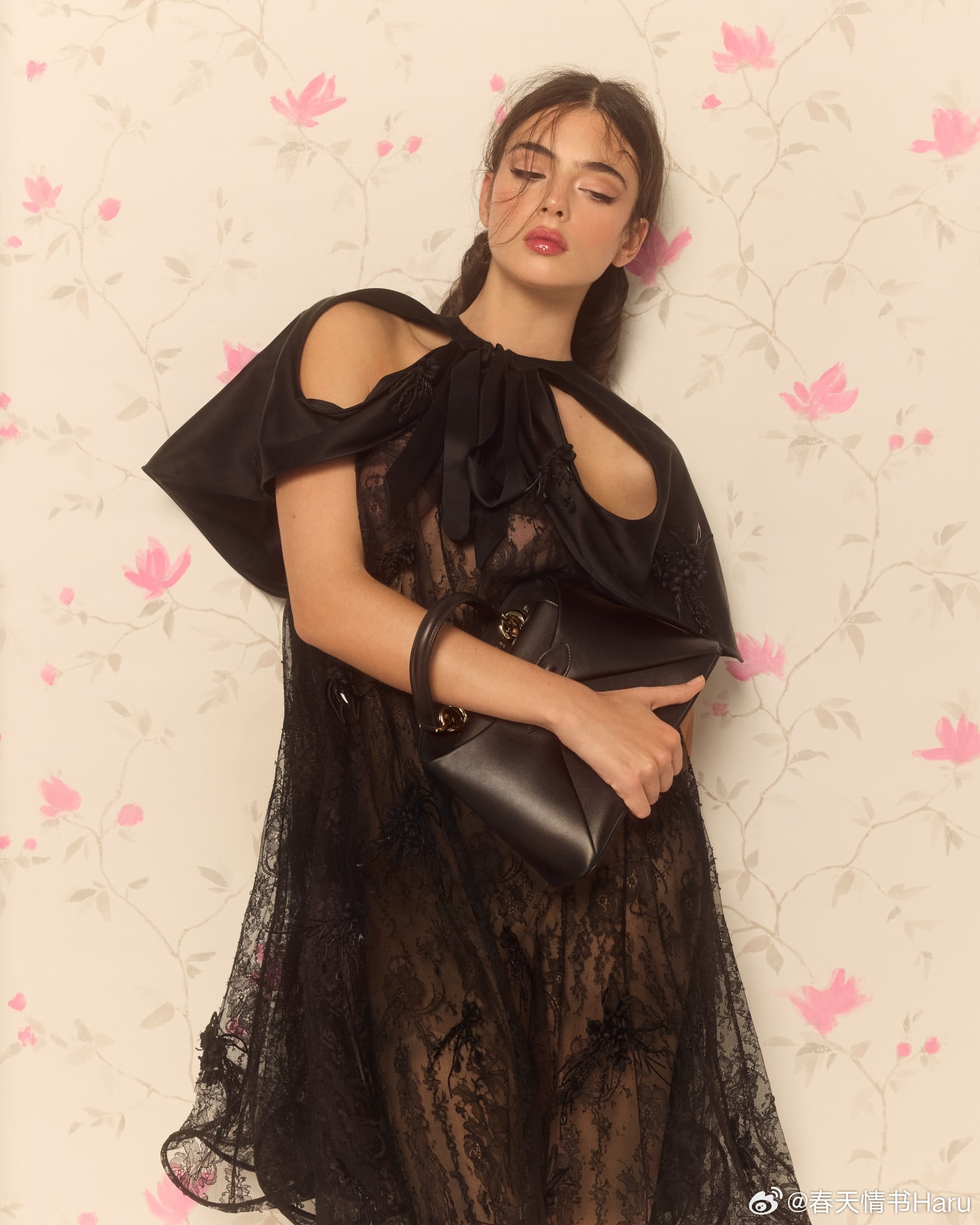 戴娃·卡索为Harpers Bazaar 土耳其版拍摄的一组照片 