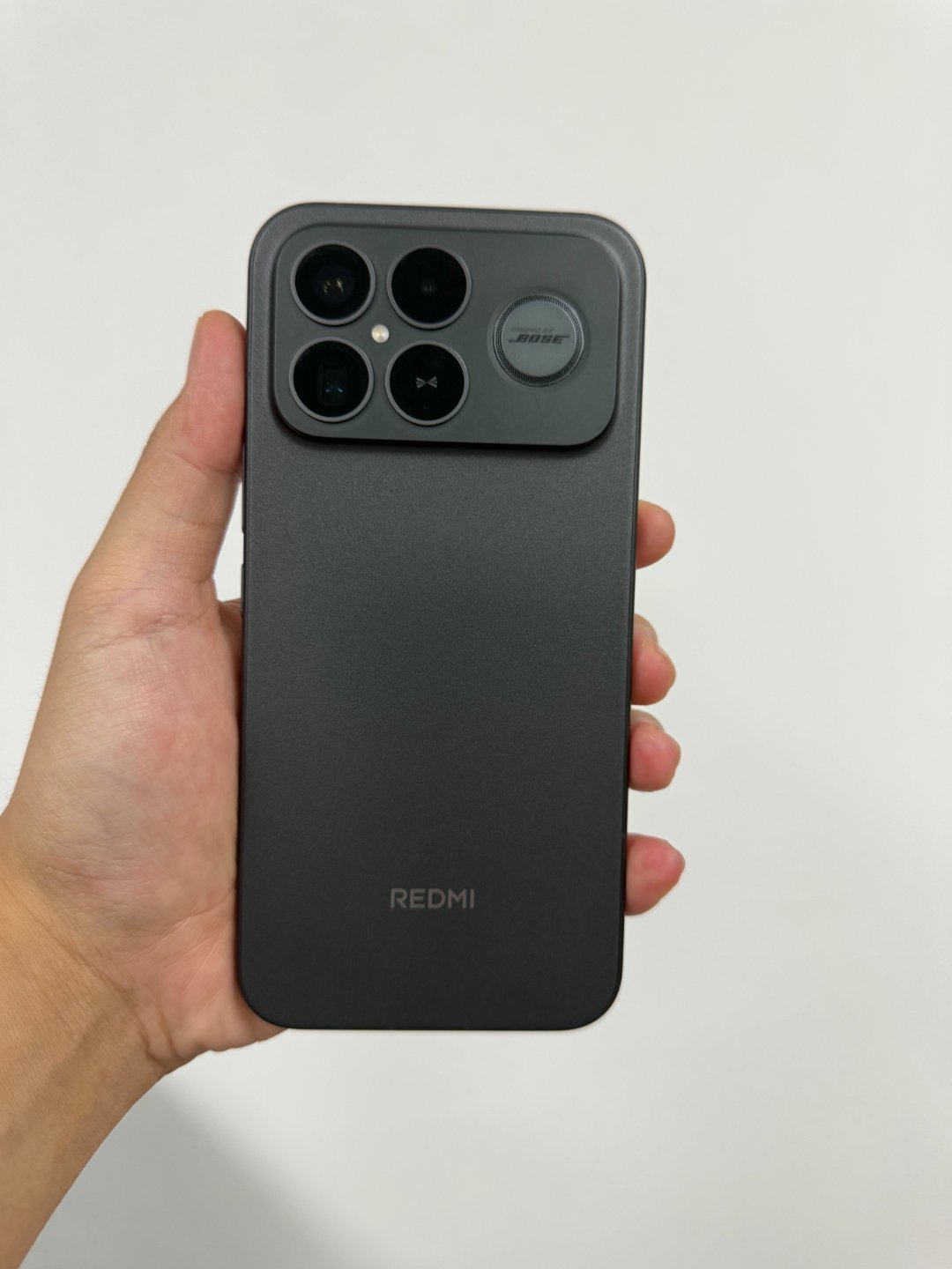 抛开系统不谈红米K90Pro Max绝对是今年米系性价比水桶神机！ 
