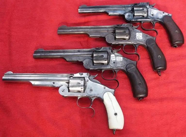 史密斯和韦森 10.67 毫米左轮手枪，从 1871 年到 1895 年在俄罗斯