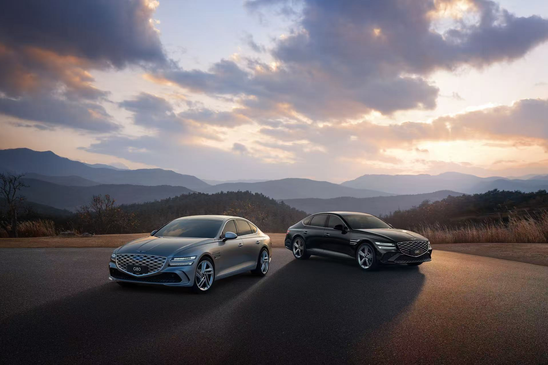 捷尼赛思新款G80上市~· 提供两个版本车型，豪华版起售价31.80万，旗舰版起