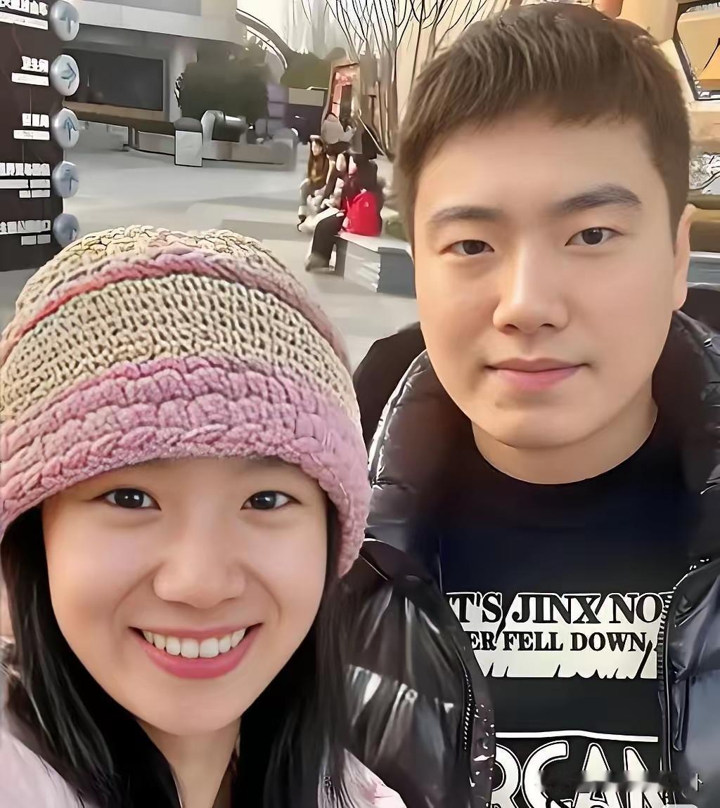梁靖崑这人
真经不起细扒
因为越仔细扒，你就会发现，他竟然还是一个特别痴情，特别