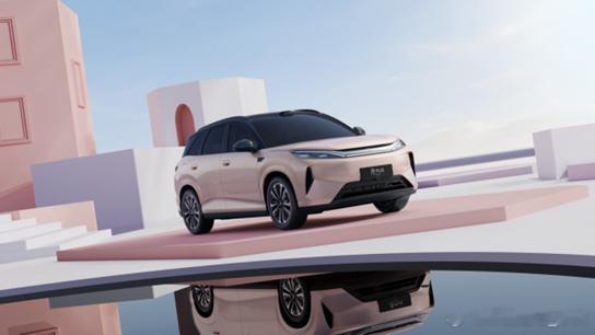 🔥重磅登场！4月24日，比亚迪第三代元PLUS于北京国际车展正式首发亮相✨作为