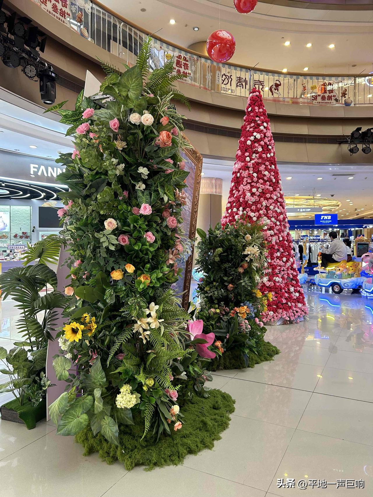 记住了，人永远只会跟有缘的人在一起。

你能够和谁相遇，其实都是命中注定的。
