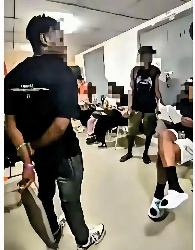 重庆黑人事件后续！
“临时安排一天”
带来的是多少人的愤怒！
​​​​本来，只是