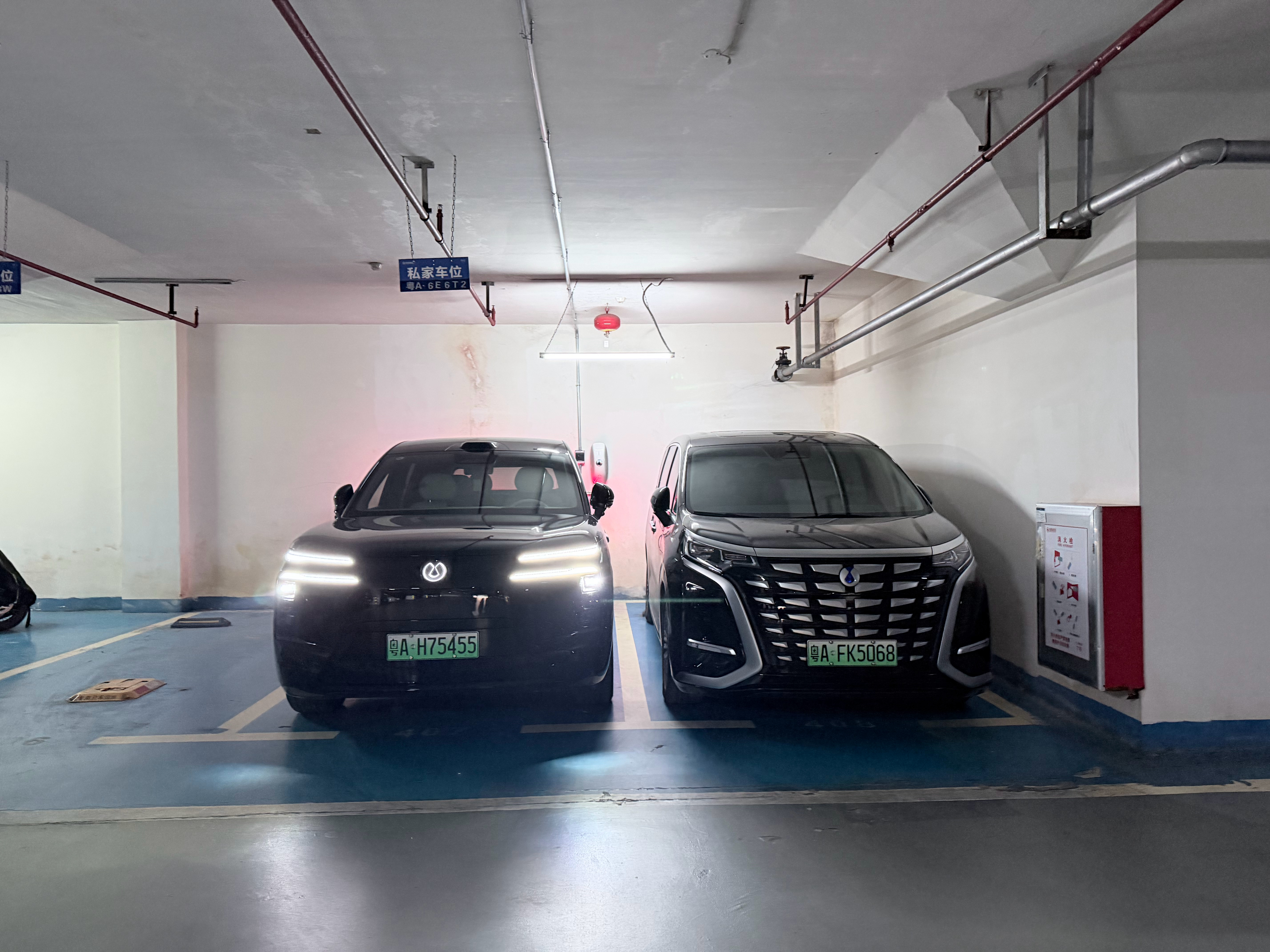 开腾势N8L出门吃个肠粉[比耶] ​​​