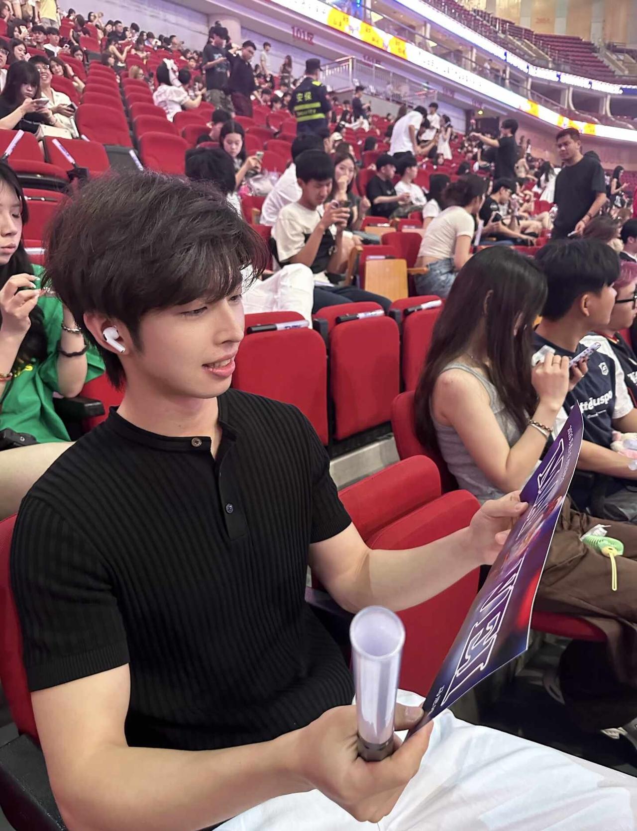 我解开 蝴蝶结🎀
马思唯 乐透人生 演唱会 随拍