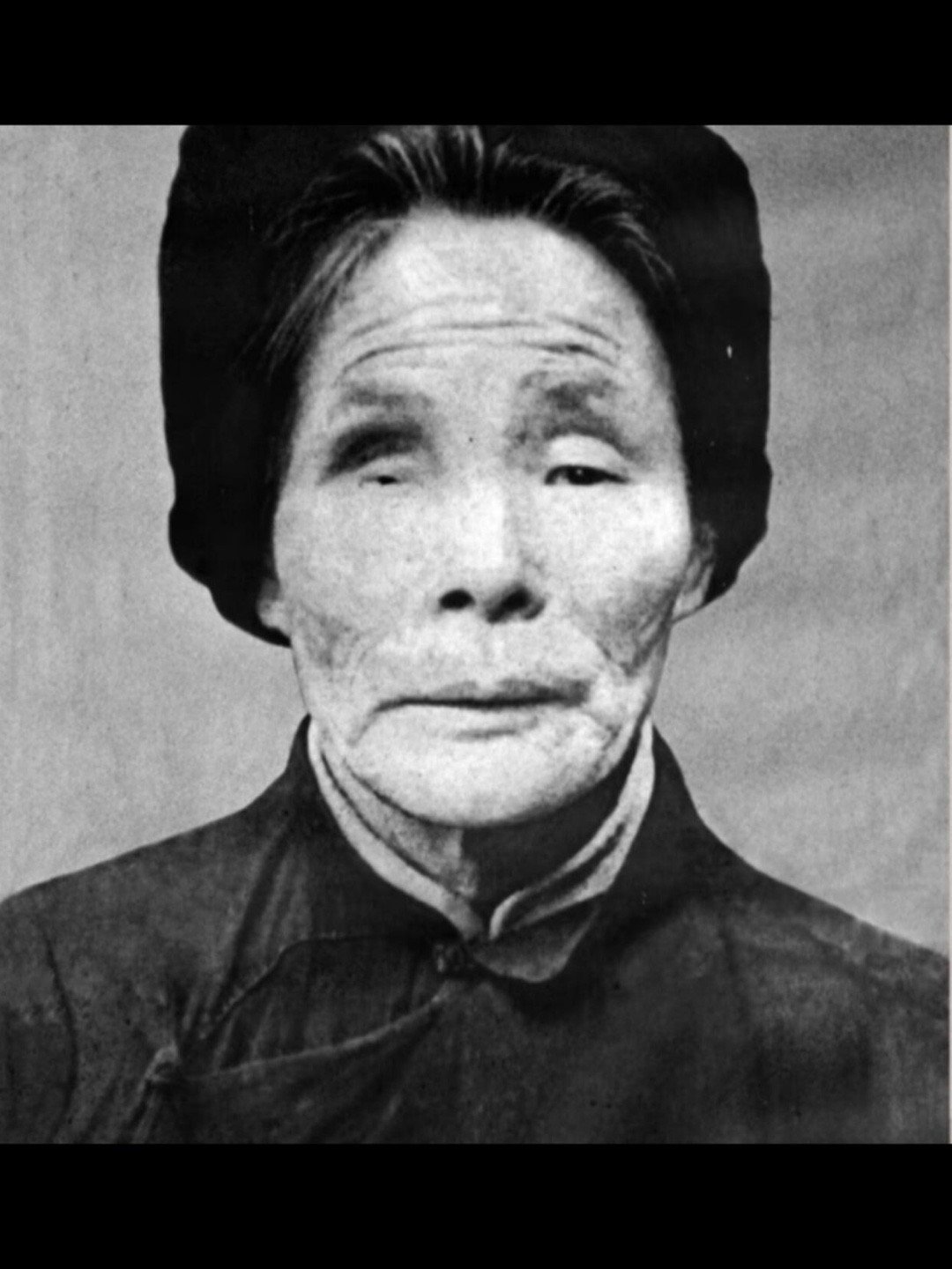 她凭什么被铭记？为救红军，刺瞎自己的右眼今天必须给大家讲一个足以震撼灵魂的故事，