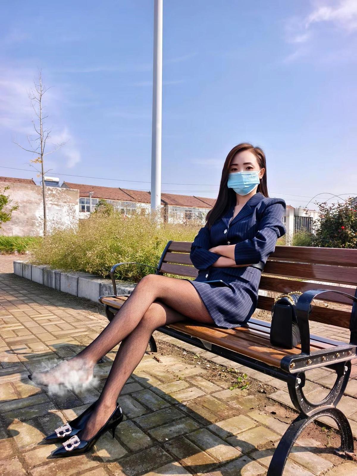 王杰一开口，8090后集体破防。
Polo衫不土了，穿它的人，终于敢抬头走路了。