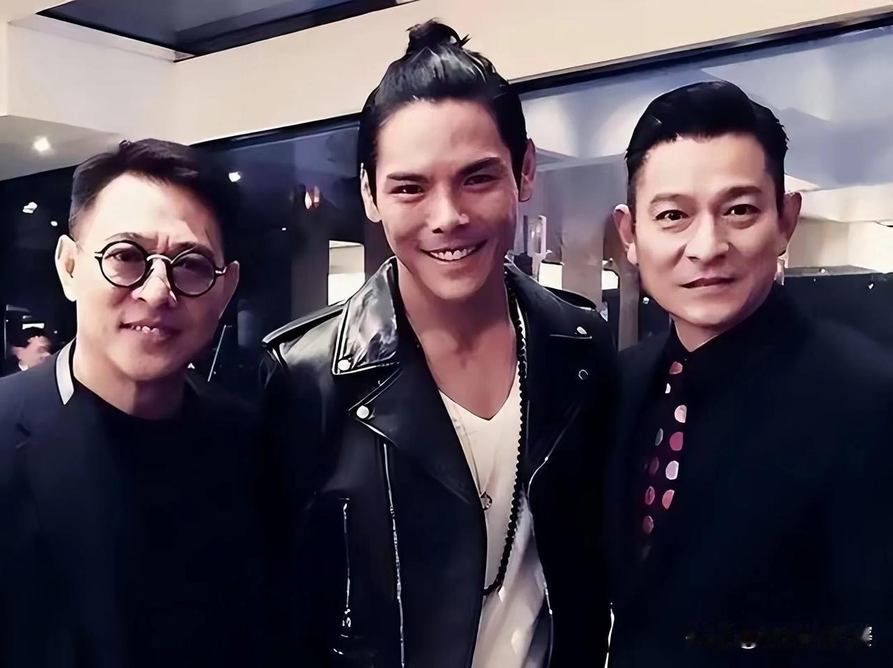 震惊！星二代向佐加盟《披哥》，却引发观众热议，是实力演绎还是人设崩塌？他的表现被