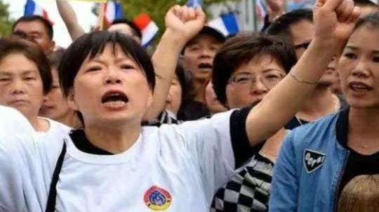 估计现在最怕中日开战的，既不是日本民众，也不是中国老百姓，而是那些在日本有车有房