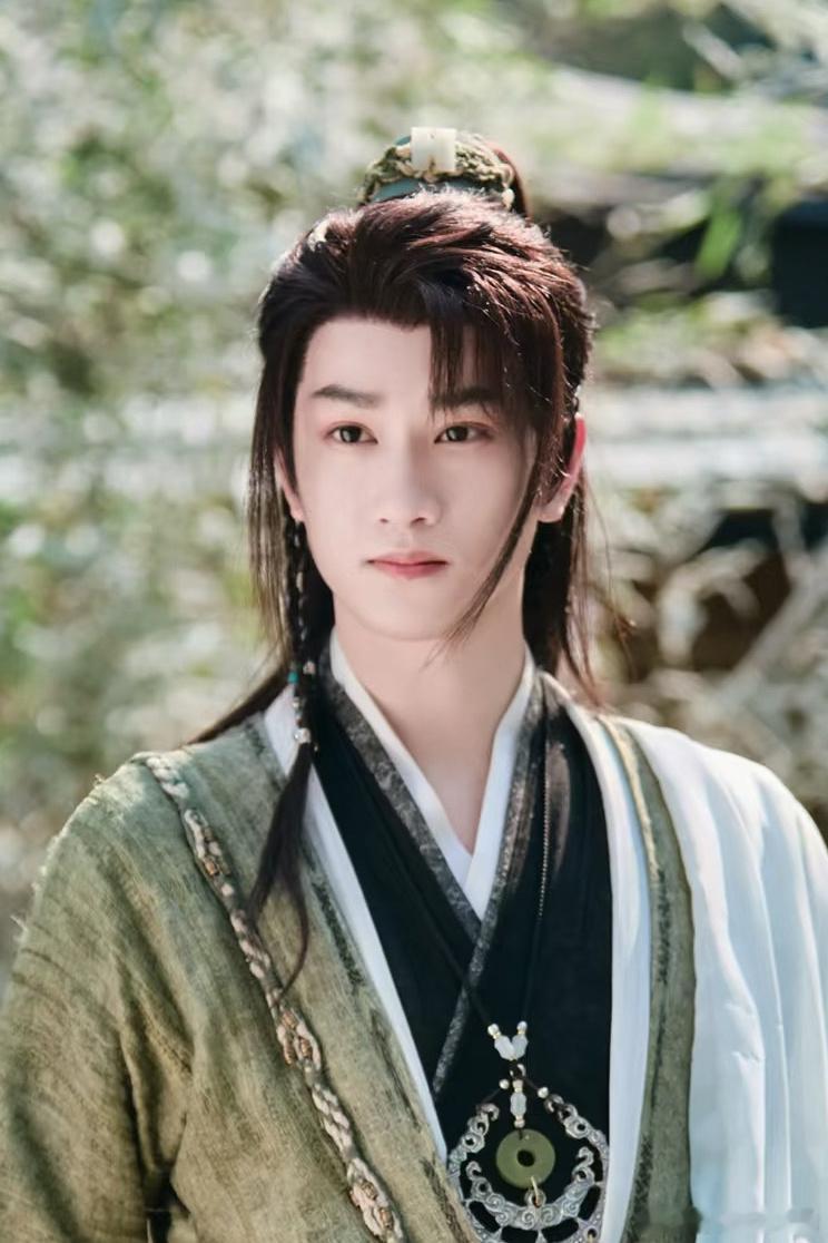爱奇艺古装剧《云京诡案录》主演：敖子逸题材：古装/探案/悬疑导演：马应寿《与晋长