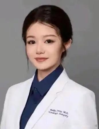 《董小姐》

民谣里的她神秘而浪漫！现实中的她让人感受到了阶层之间深深的鸿沟！