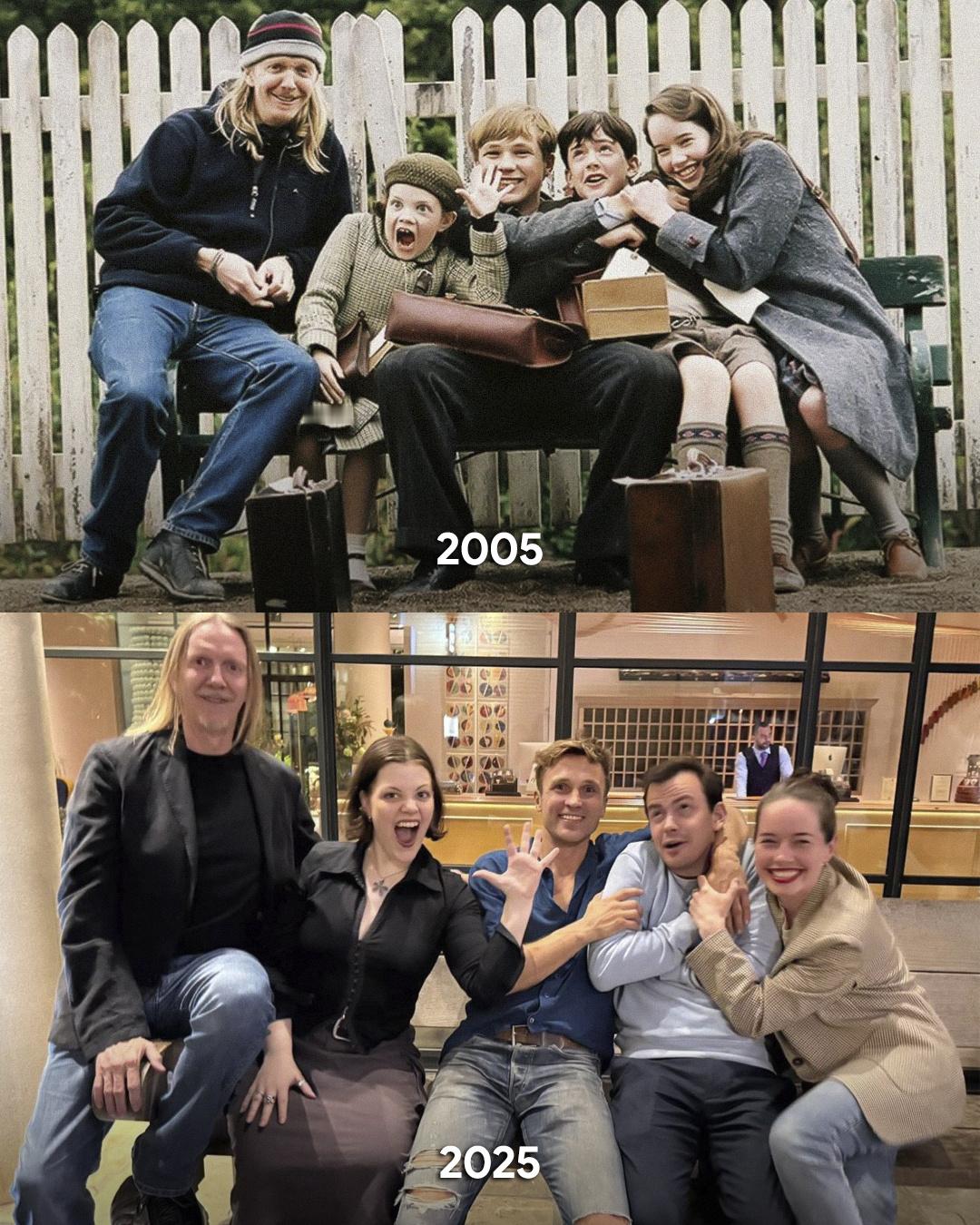 哇~第一部《纳尼亚传奇》四兄妹演员与导演重聚，庆祝电影上映20周年。跨年电影愿