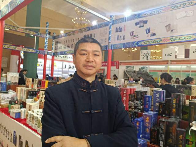 免成山人李百韧（著名书法家李俸春）的书学思想与治学路径