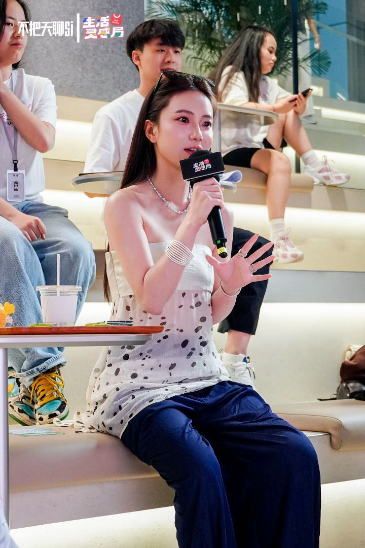 终于尝试活成了数码博主的样子（迪仔我答应你的有在践行）（0人在意）很想就开发者关