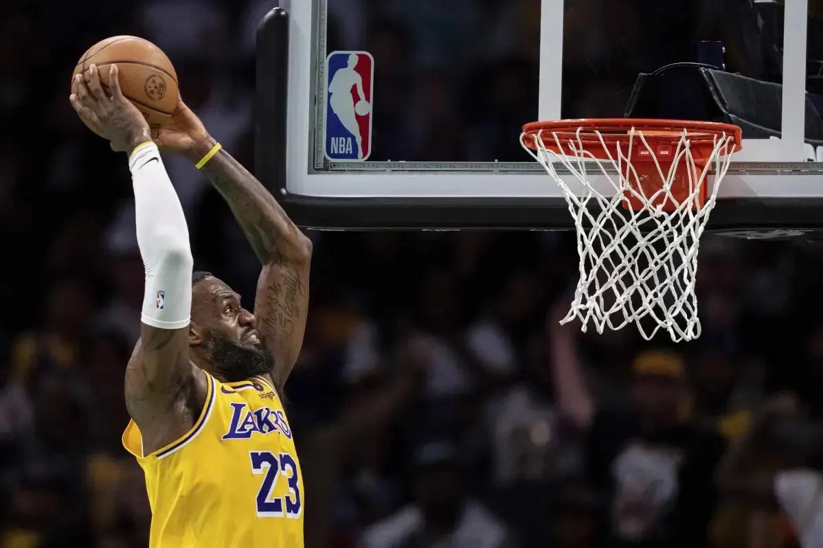 联盟应该调查一下詹姆斯[我想静静]，是不是为了提前进入nba把年龄改大了[狗头]