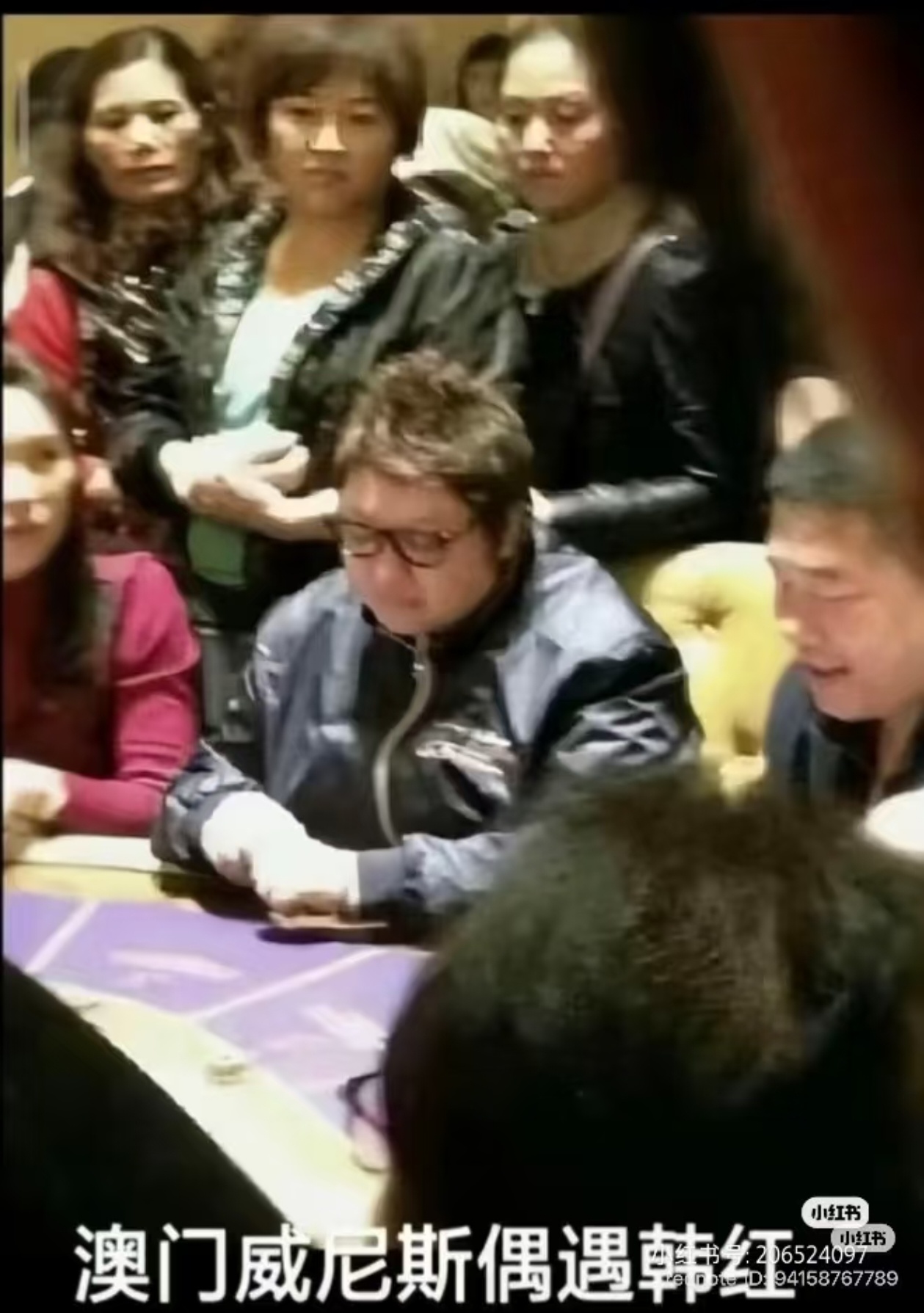 韩红正经历公益形象前所未有的信任崩塌，韩红基金会薪资、善款用途遭质疑，如果是假的