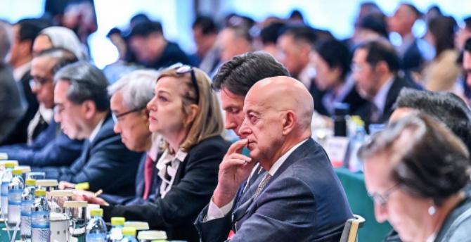 不搭理，日本想来中国
3月22日，中国发展高层论坛2026年年会如期举行，但无论