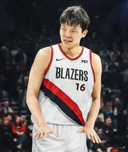 震惊！巨人私教课，杨瀚森训练第三日

开拓者主帅竟为杨瀚森开小灶！

波特兰的训