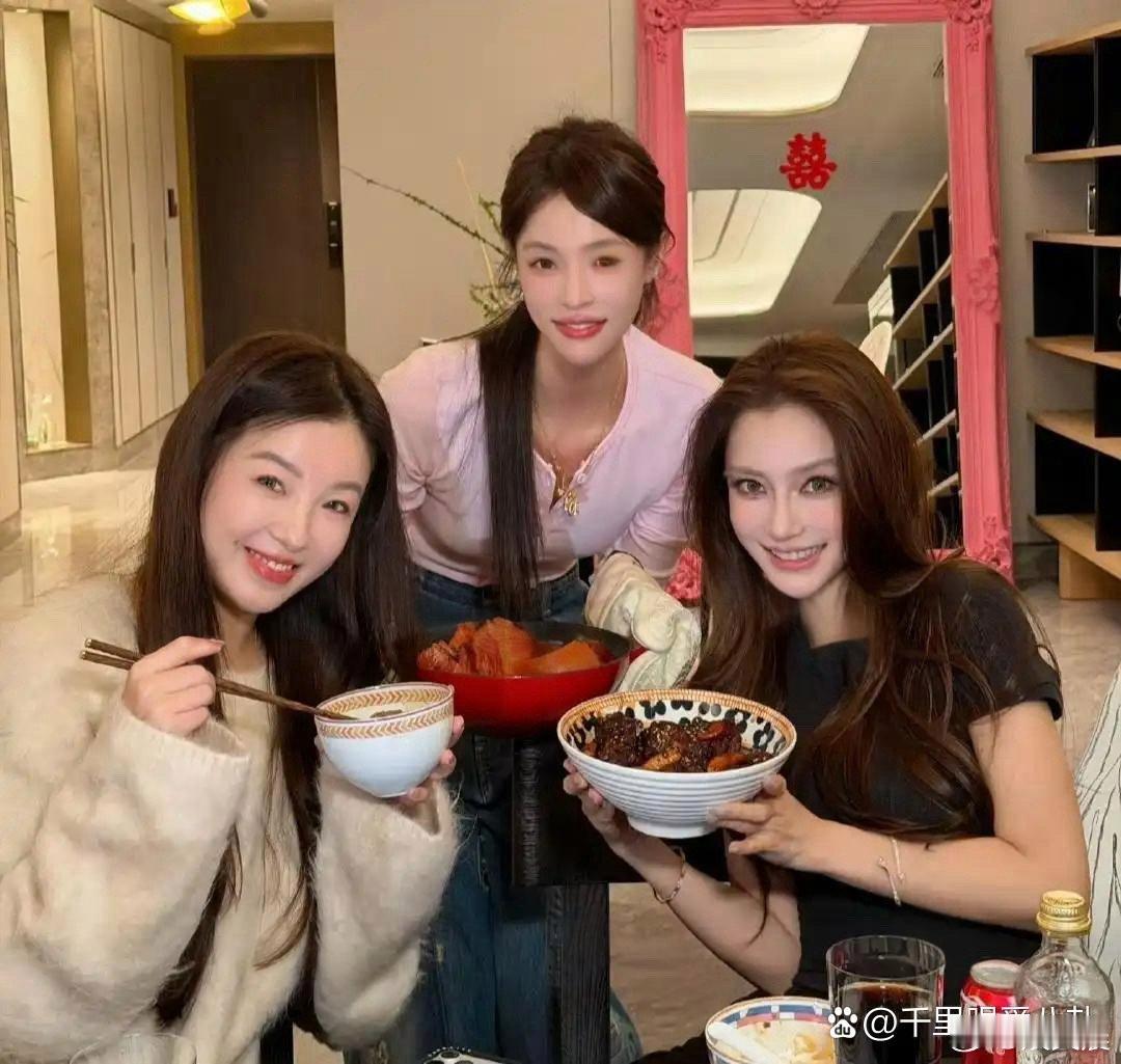 Angelababy不转型啦！重回刚出道的日系混血嫩模路线，颜值身材双在线，状态