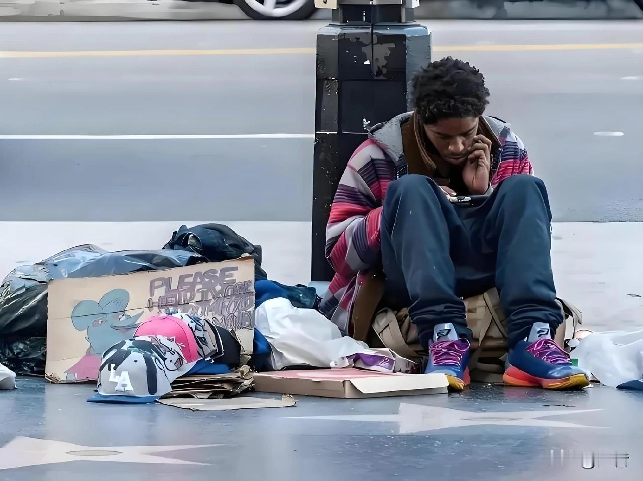 美国斩杀线一词挺火！

美国人眼里，普通人的财务和家庭生活状况一旦被触底，就会被