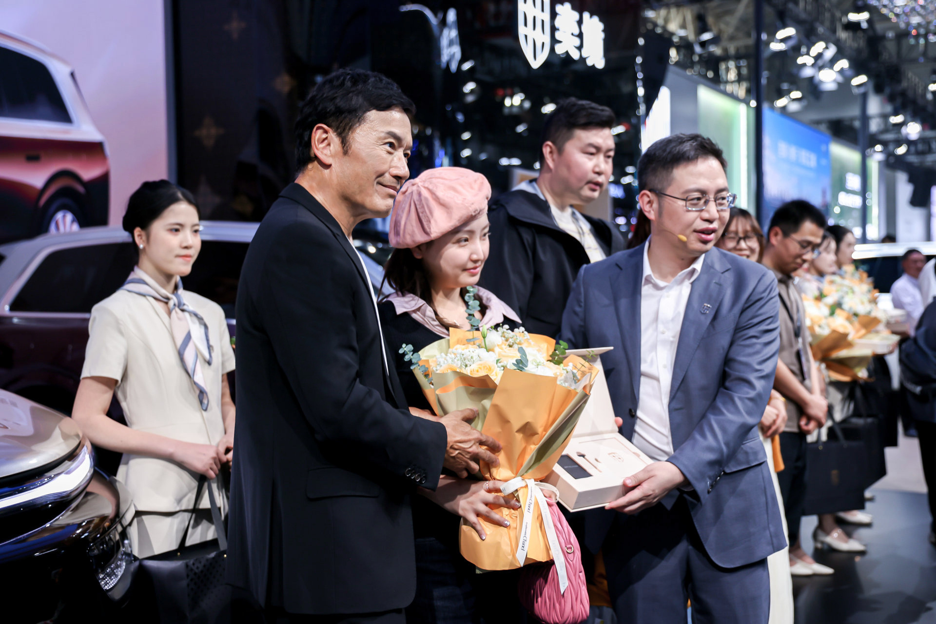 知名港星来武汉车展买奕境X9港圈口碑接力！郭富城安利，苗侨伟三哥专程到武汉车展体