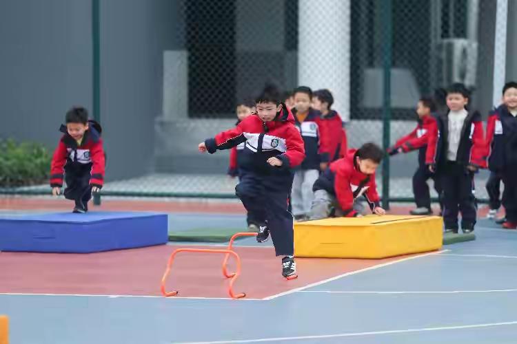 教育部重申严禁宣传高考状元和升学率教育部叫停炒作高考数据，是为了破除唯分数论的焦