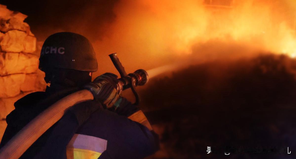 泽连斯基表示，俄罗斯对乌克兰使用了近400架无人机和29枚导弹！
2月17晚间看