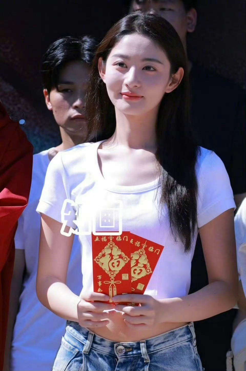 赵晴和郑业成的《在你眉梢种红豆》开机了，没受到许荔莎许凯的影响啊！[吃瓜][吃瓜
