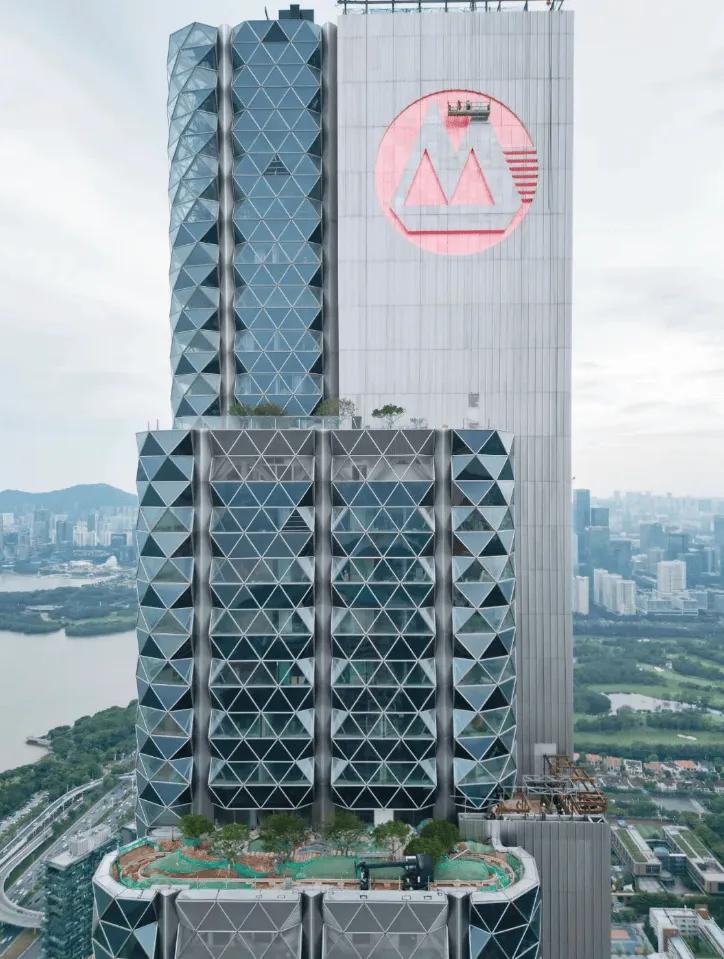 招商银行全球总部正式启用，388米钻石巨塔亮相深圳湾。近日，招商银行全球总部大厦