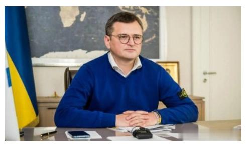 一位曾誓言“战斗到底”的乌克兰前外长库列巴，2022年，在安塔利亚与俄罗斯外长的