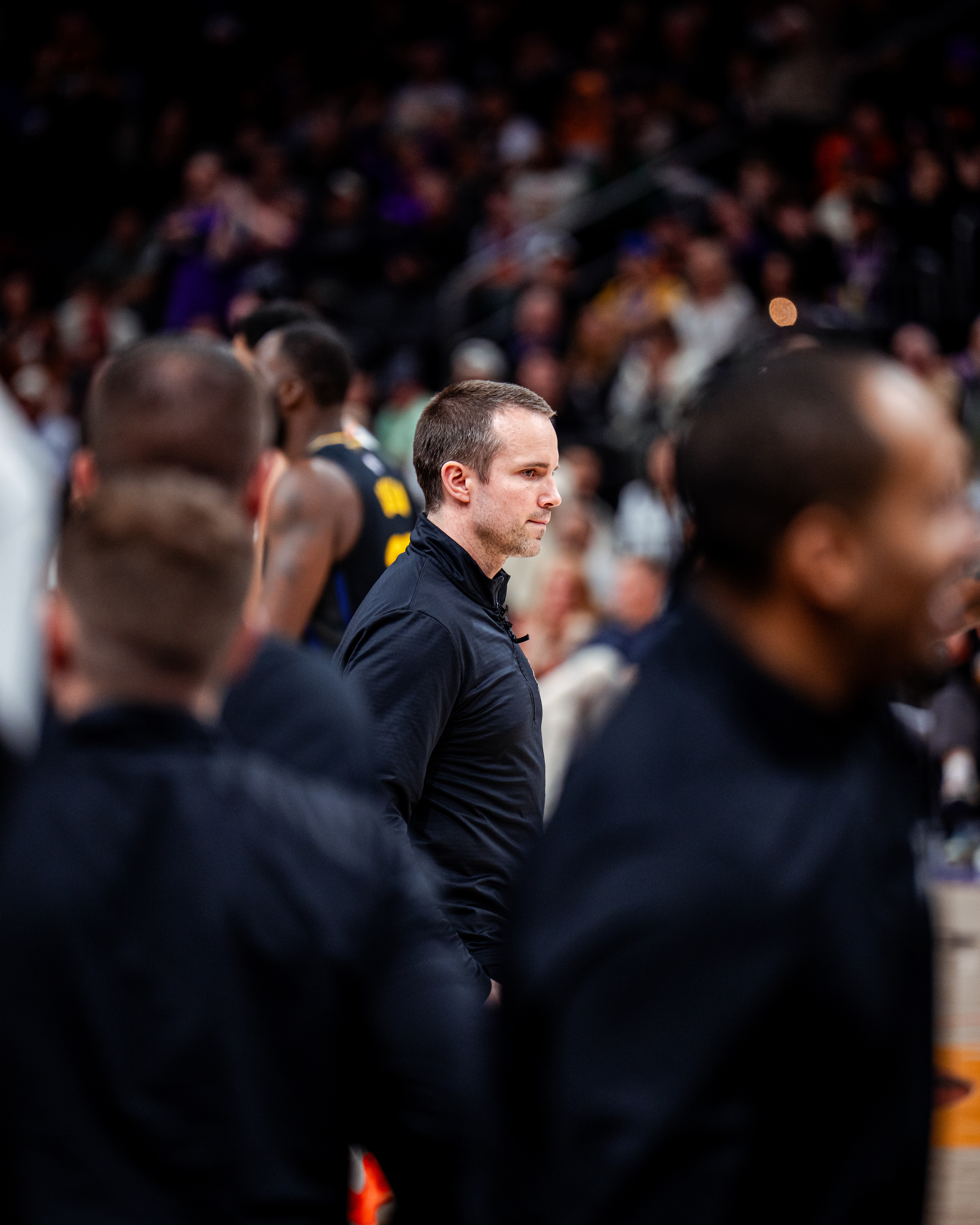 奥特在今日训练后给出了最新的伤情进展：🔹马威：目前仍穿着保护靴。主帅表示将采取