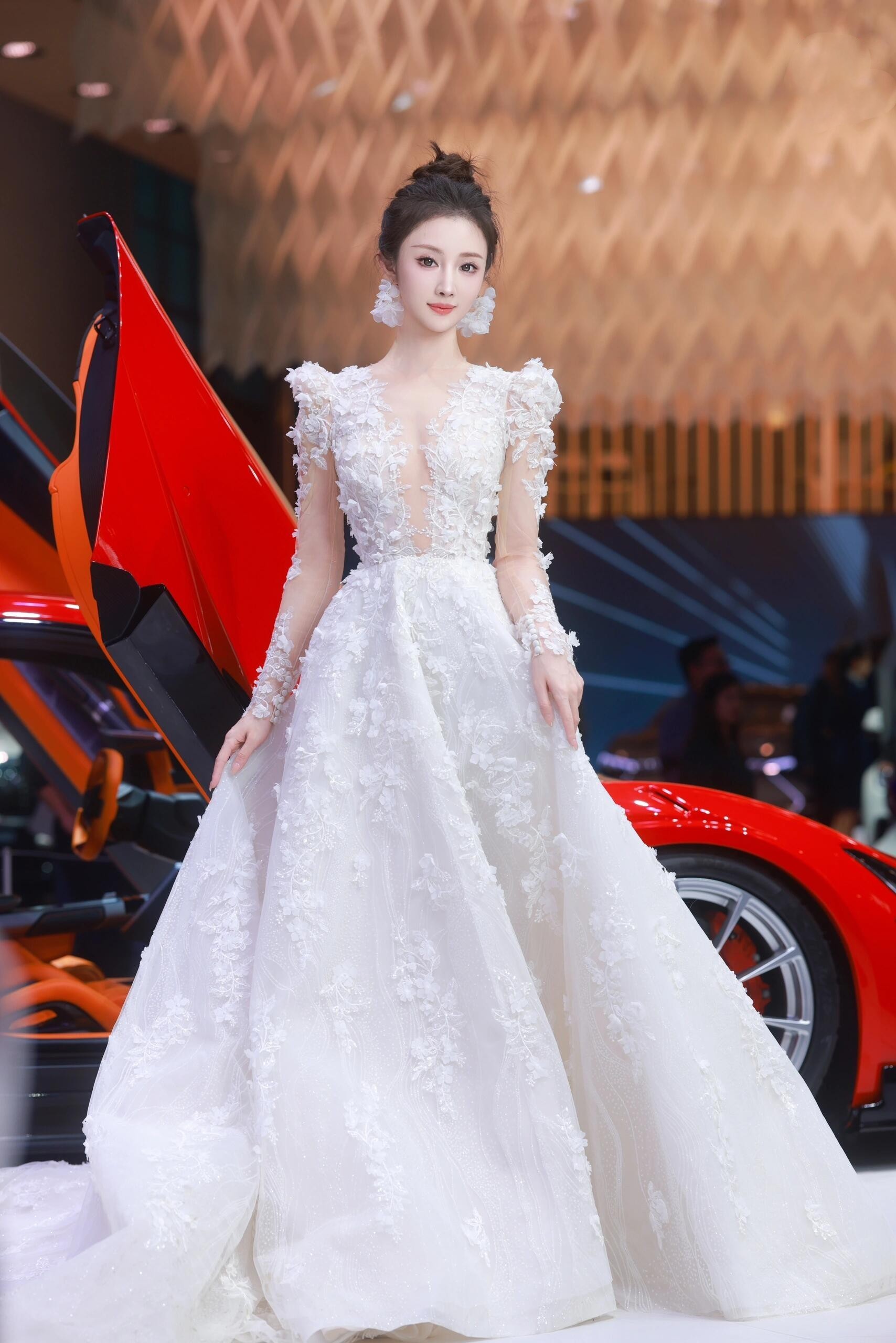 车展婚纱照 