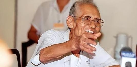 1949年1月的一天晚上，地下党马识途刚回到公馆，正要跨进大门时，看到房东家的保