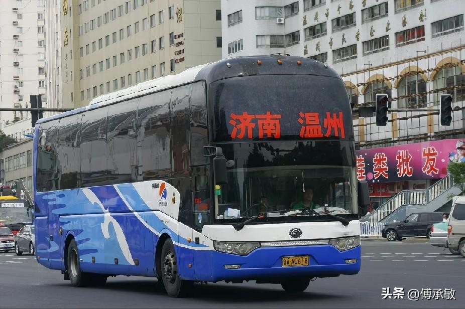 济南长途汽车总站的客车（一）
济南—温州
济南—苏州
济南—东营
济南—单县
济