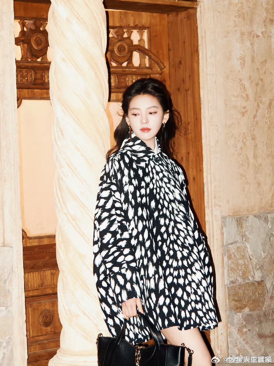 章若楠出发巴黎时装周，好了姐姐我想去法国排队了🥰 章若楠出发参加巴黎时装周 