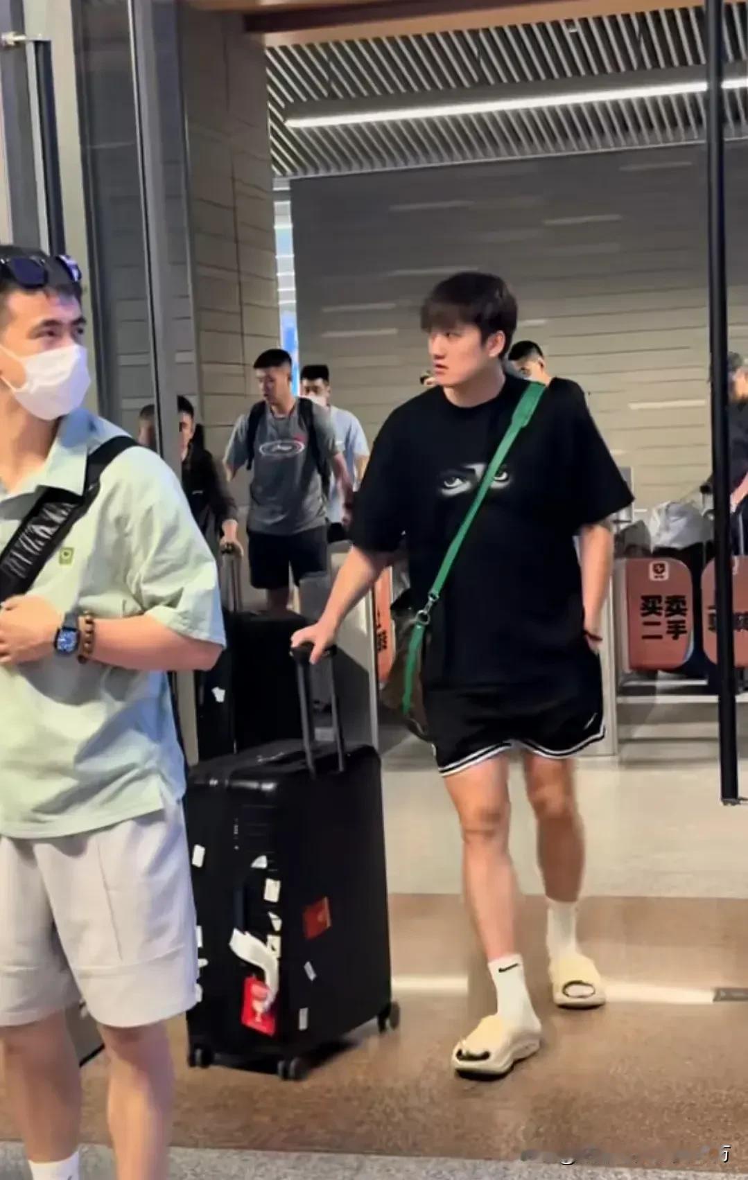 只有你想不到的，没有辽篮做不到的
6月5号，全运会成年组男篮小组赛正式开打，辽宁