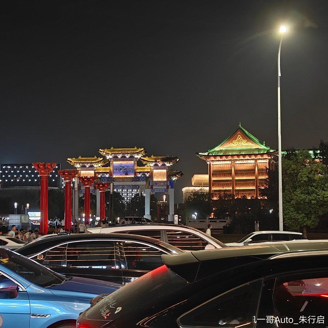大晚上的大堵车差点就回不了家了[允悲][允悲]果然不愧是滕王阁景区就连网红铛铛车