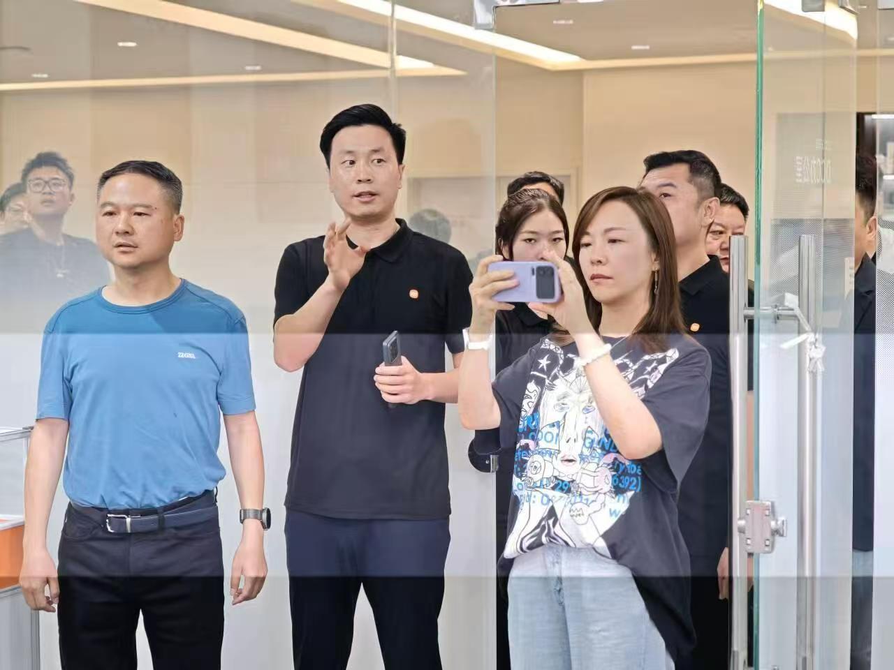 小米王腾因泄密被辞退虽然是很可惜，我也不能接受，但突然想起来，不会是因为小米16