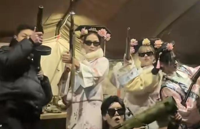 果然，战斗民族真不是白叫的。
最近俄罗斯免签后，吸引大批中国游客前往。
看看这些