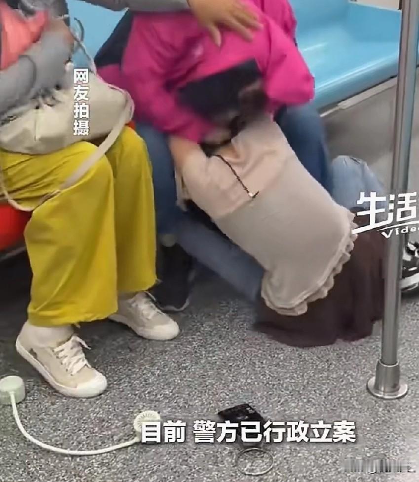 真是丢人，看新闻俩人因为座位的事又打起来了。其实就不该有这种说法，让座的说法。