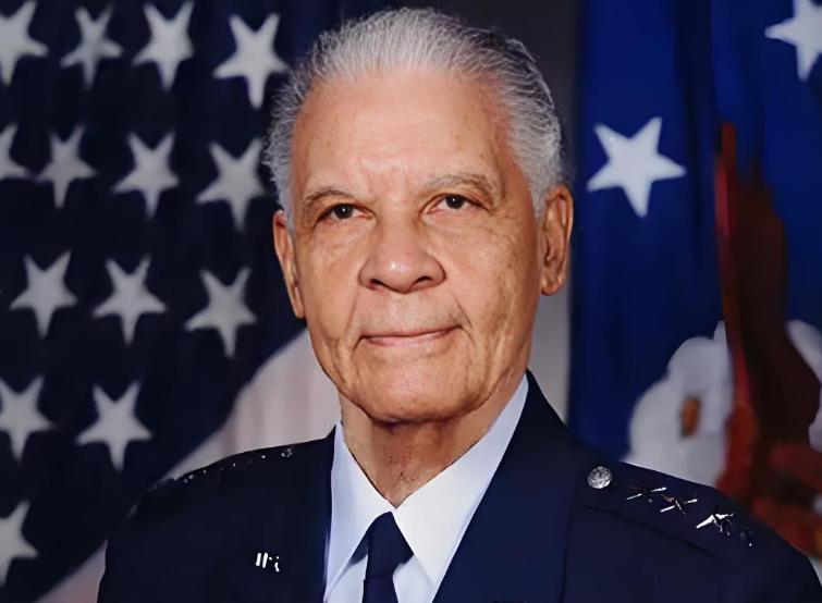 美专家戴维斯曾言：一旦因台湾与中国开战，美国所有城市将被摧毁！

戴维斯这人，可