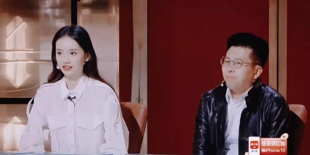 演员孙伊涵7月24日突然在社交平台晒出孕肚照和婴儿照片，官宣自己已正式当妈，om