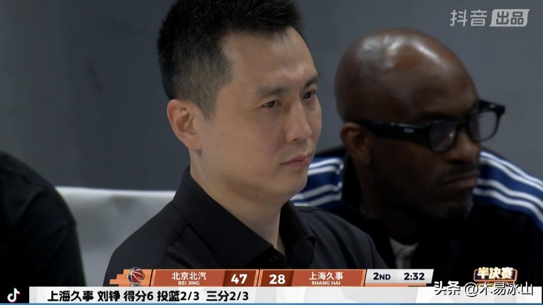 CBA季后赛半决赛G4半场结束，北汽主场领先上海16分。
   5月22日晚，C
